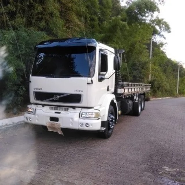 CAMINHÃO TRUCK VOLVO 23210/ SALVADOR/BA