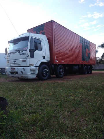 CAMINHÃO FORD CARGO 2428. 2010/2011