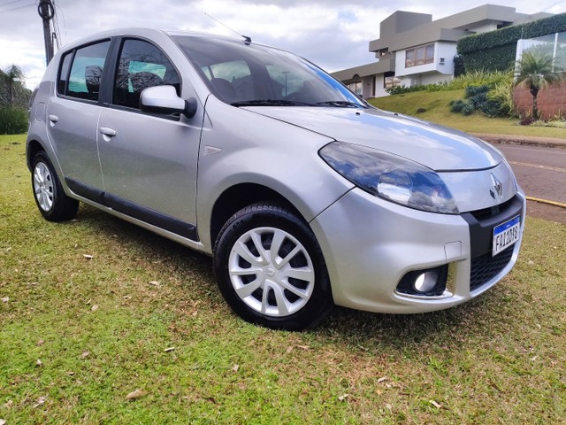 SANDERO AUTOMÁTICO 2014 COMPLETO
