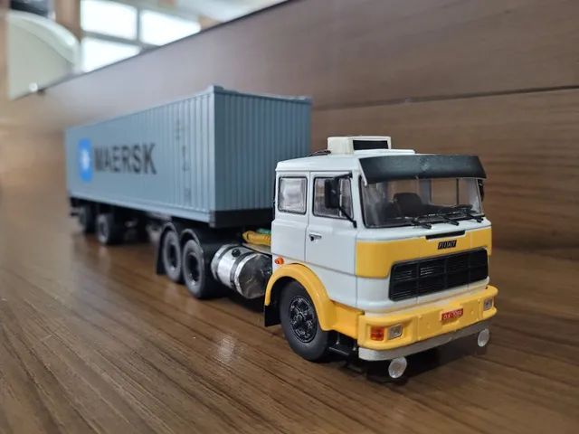 Miniatura Carreta Mercedes Benz Container Escala 1:50 Maersk