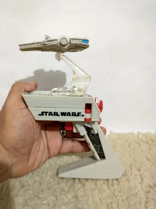 Controlador de voo C/ Nave Millenium Falcon - Star Wars - Hot Wheels - 1/64 - LOOSE - Foto 4