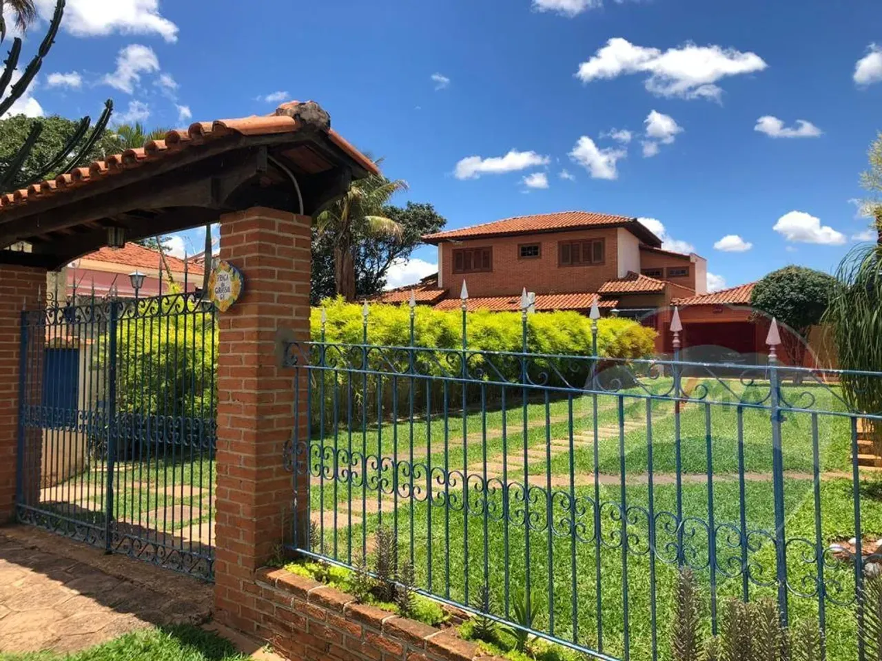 Casa para Venda em Dourado, Jardim Paulista, 6 dormitórios, 1 suíte, 5 banheiros, 8 vagas