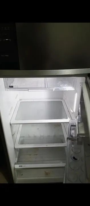 Vendo Geladeira Brastemp semi nova.  - Foto 2