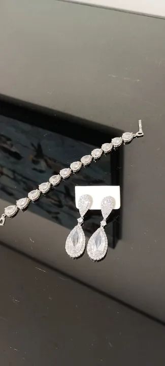 Kit de Noiva - (Tiara, Pulseira e Brincos) - Foto 5