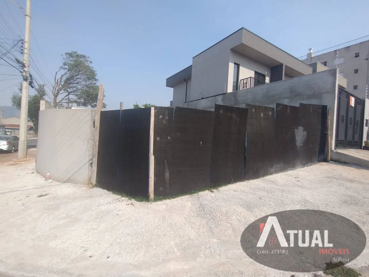 VENDE-SE TERRENO COM PROJETO APROVADO PARA 2 SOBRADOS EM ATIBAIA .