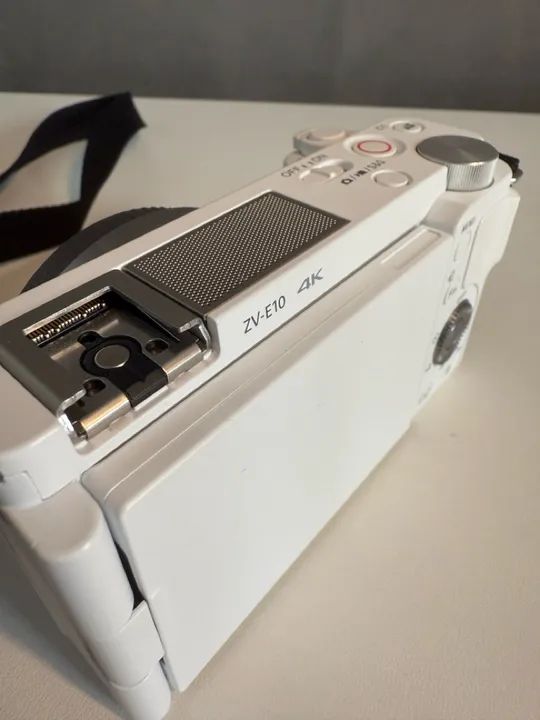 Sony ZVE-10 + Lente do Kit + Carregador - Foto 5