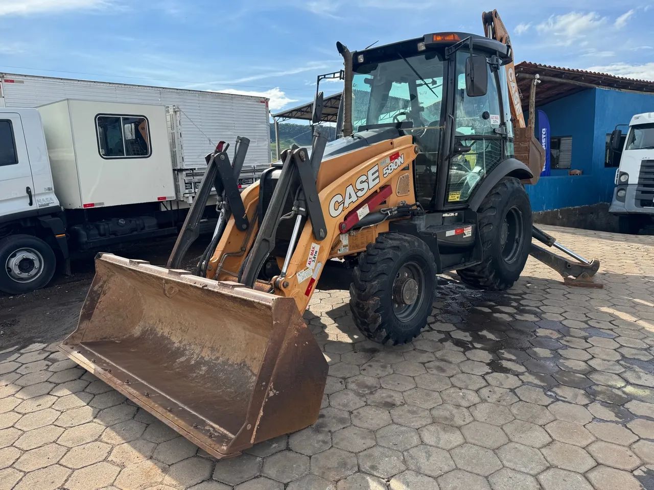 Retroescavadeira Case 4x4 2019 Apenas 2.200 horas extra único dono 