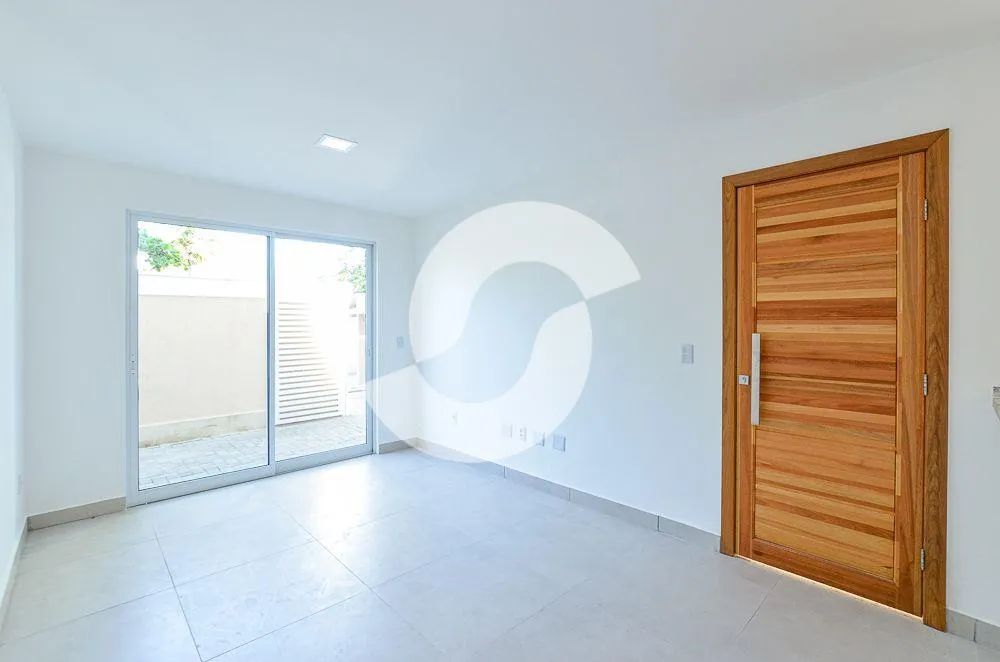 Sobrado para venda possui 97 metros quadrados com 3 quartos em Piratininga - Niterói - RJ - Foto 2