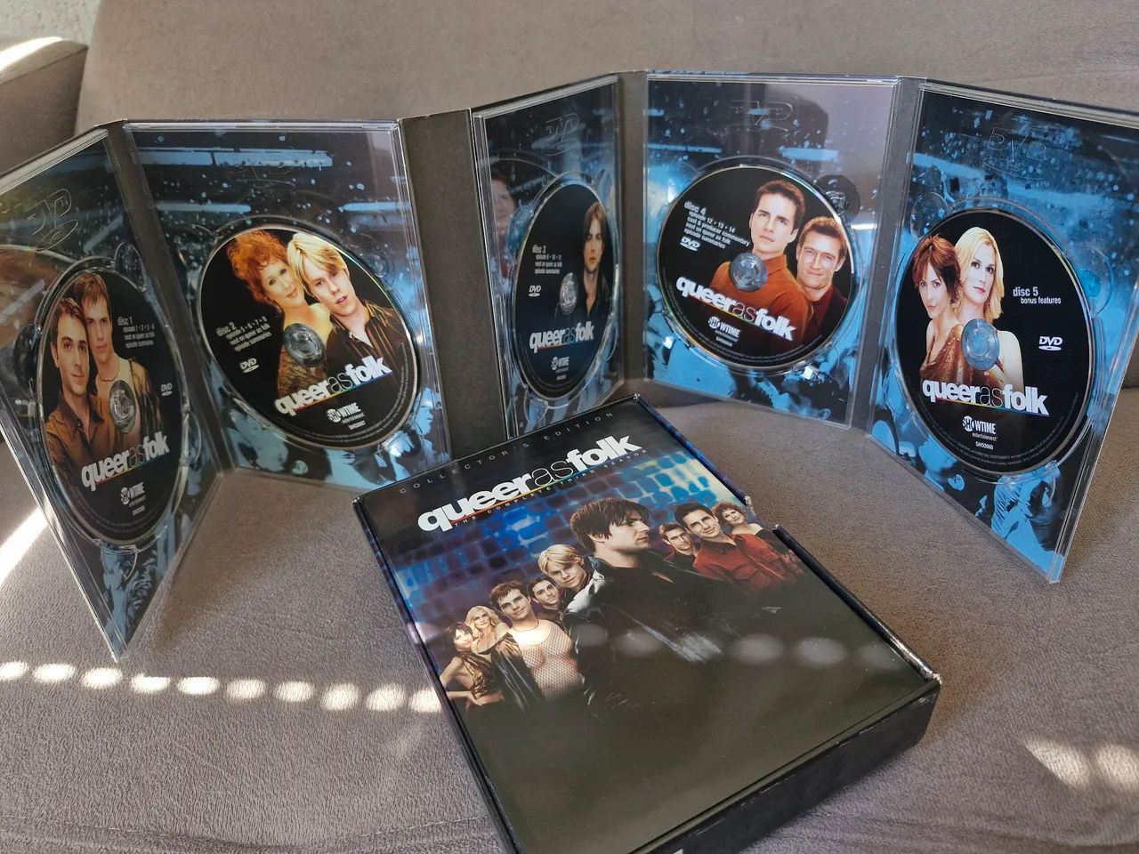Queer as Folk - The Complete Third Season - DVD edição de colecionador  - Foto 3