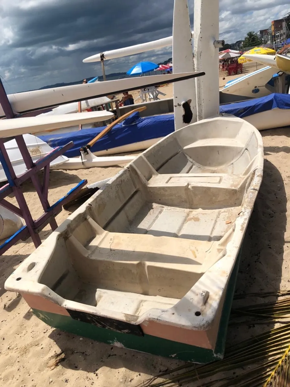 Barco de fibra 4,2m com motor