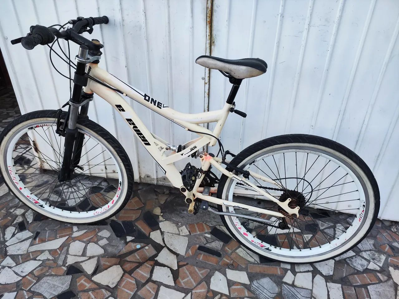 Bicicleta Aro 26 Elleven TOP! 21 Marchas, Freios V-brake! - Foto 4