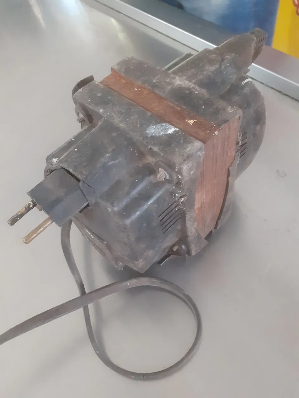 Transformador Elétrico Antigo