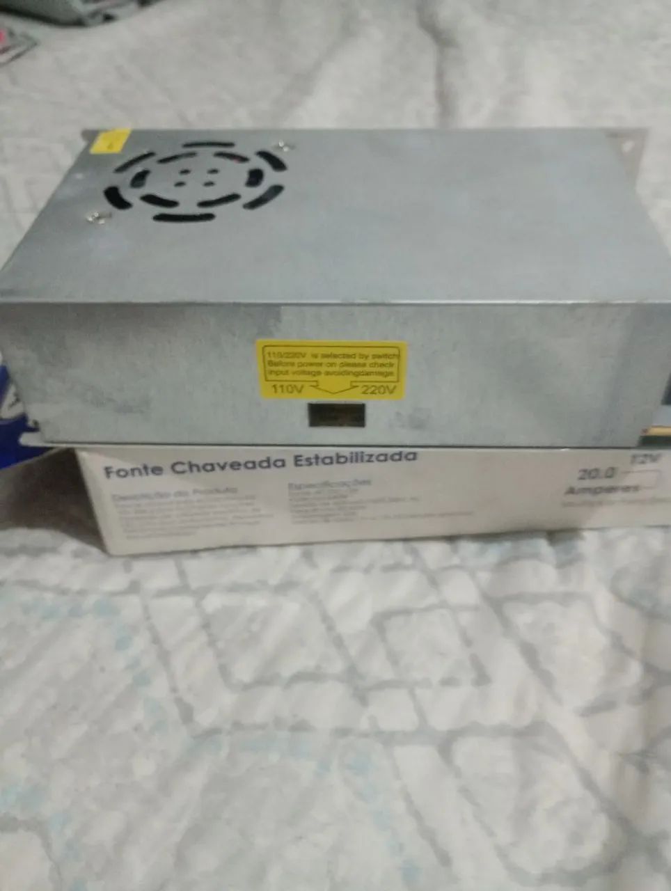 Vendo fonte chaveada 12 volts de 20 amperes nova na caixa  - Foto 2