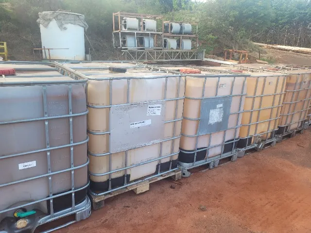 CONTAINERS IBC DE 1000 LITROS