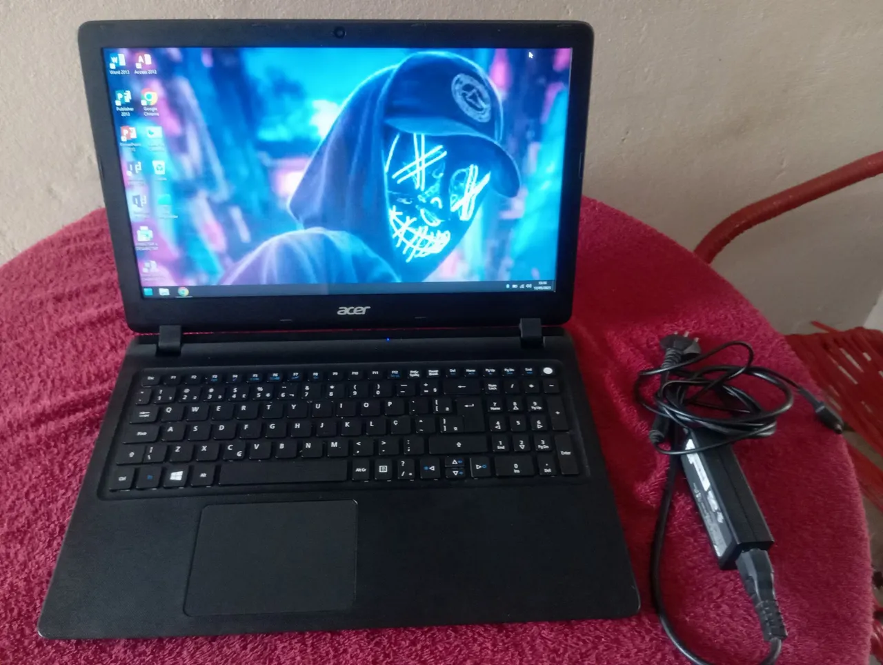 Notebook Acer ES1 / 4 GB de memória / tela 15.6 slim / bluetooth 
