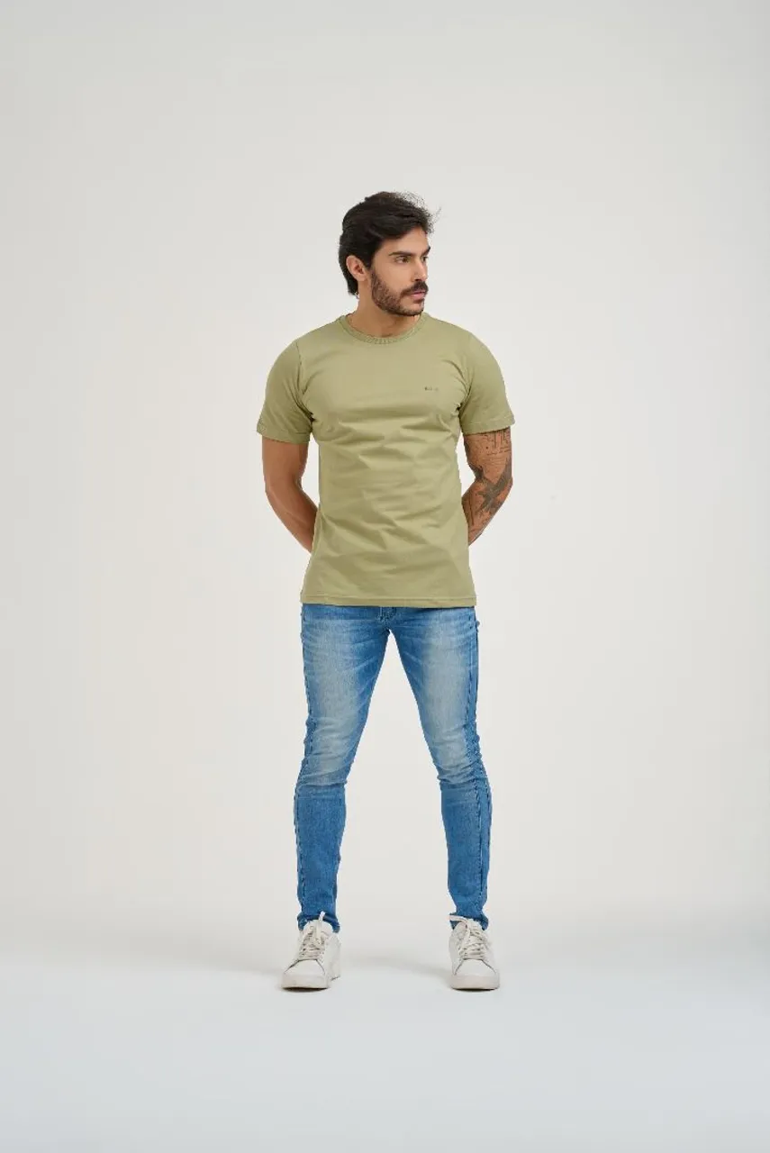 Camiseta Masculina Basic confort