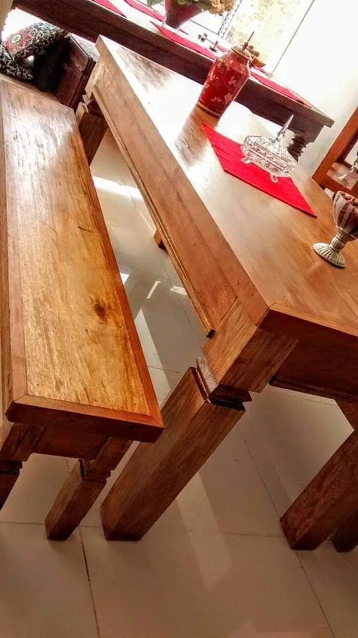 Mesa de madeira de lei rústica