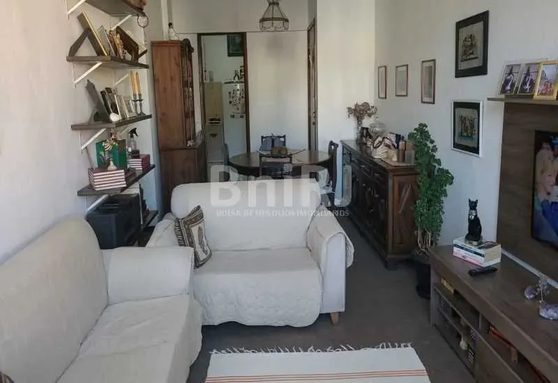 OPORTUNIDADE UNICA - APARTAMENTO VAZIO - COM 02 QUARTOS , SEM VAGA- CENTRO - PETROPOLIS RJ