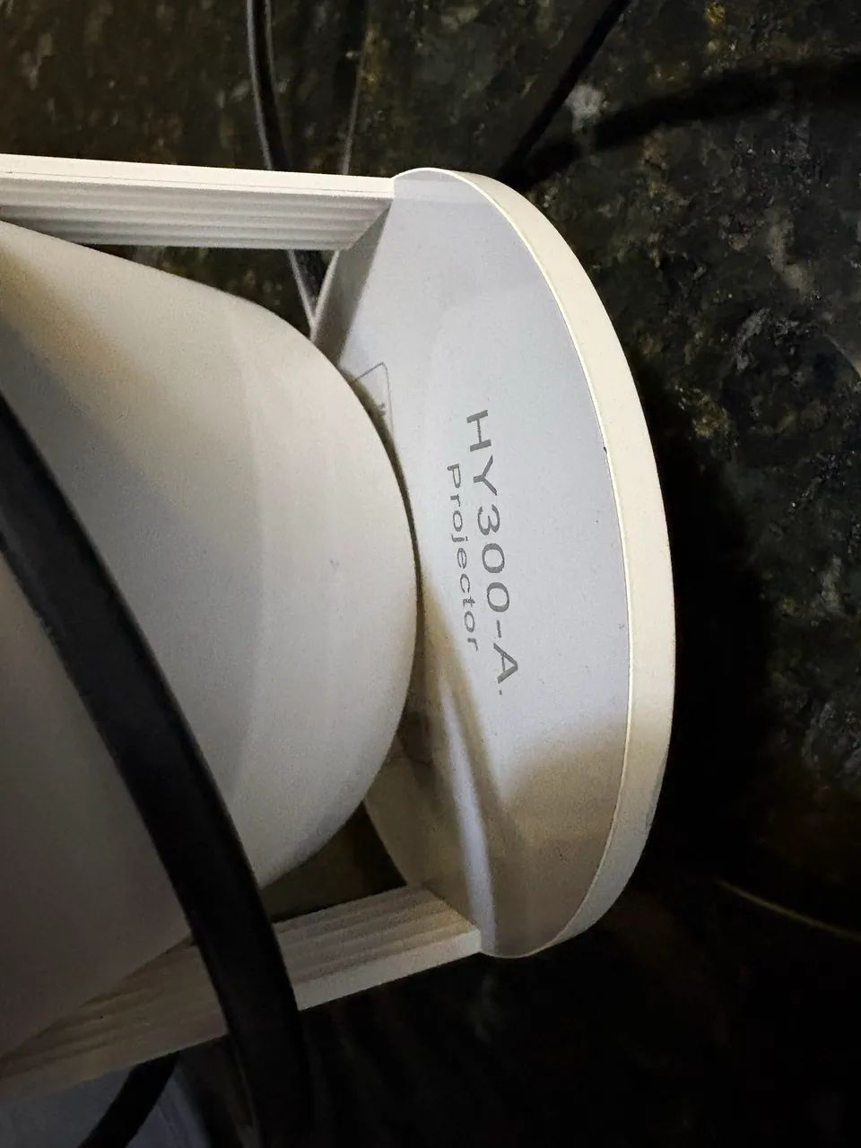 Vendo projetor 4k HD 150 polegadas 64595543582211122