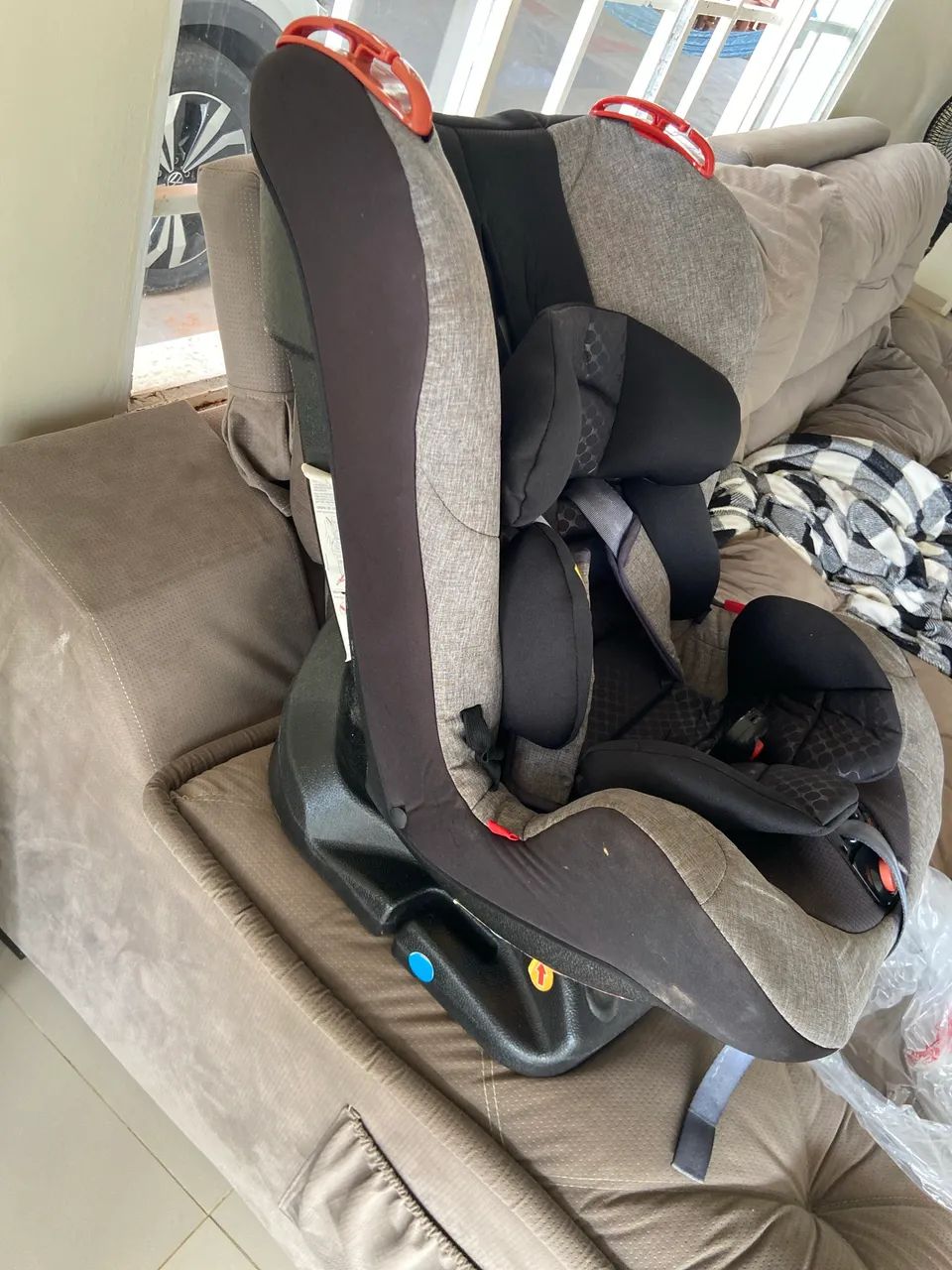 Vendo cadeirinha para criança para carro - Foto 2