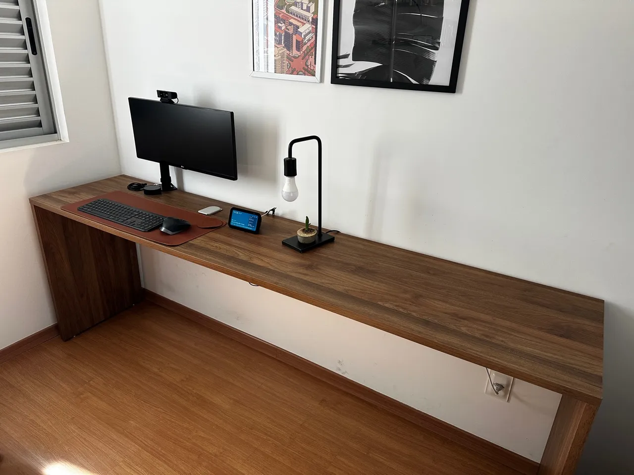 Escrivaninha customizada 2,25m, reforçada e resistente