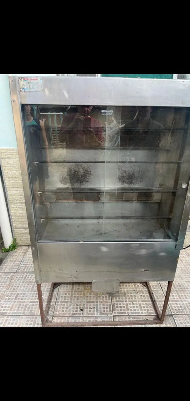 Assadeira de frango giratória