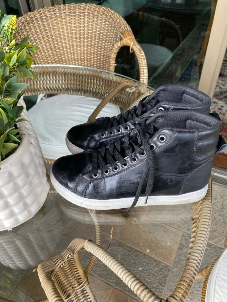 Tênis preto cano alto - Foto 4