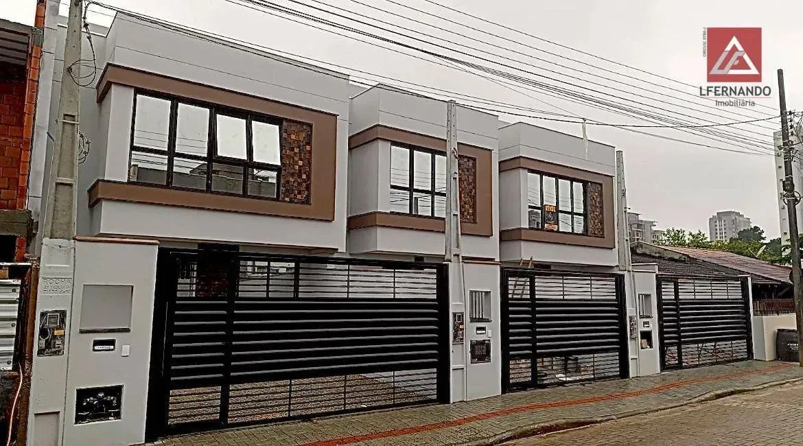 Sobrado com 3 suítes à venda, 95 m² por R$ 780.000 - Itacolomi - Balneário Piçarras/SC