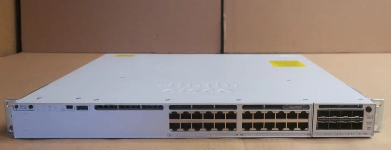 Switch Cisco Catalyst 9300 24x 10/100/1000 Network Essentials - Foto 3