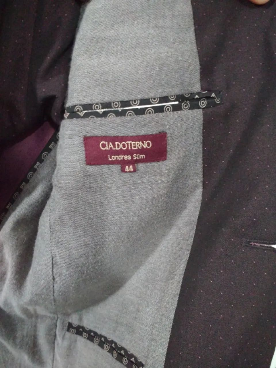 terno vinho escuro Cia Do terno - Foto 2