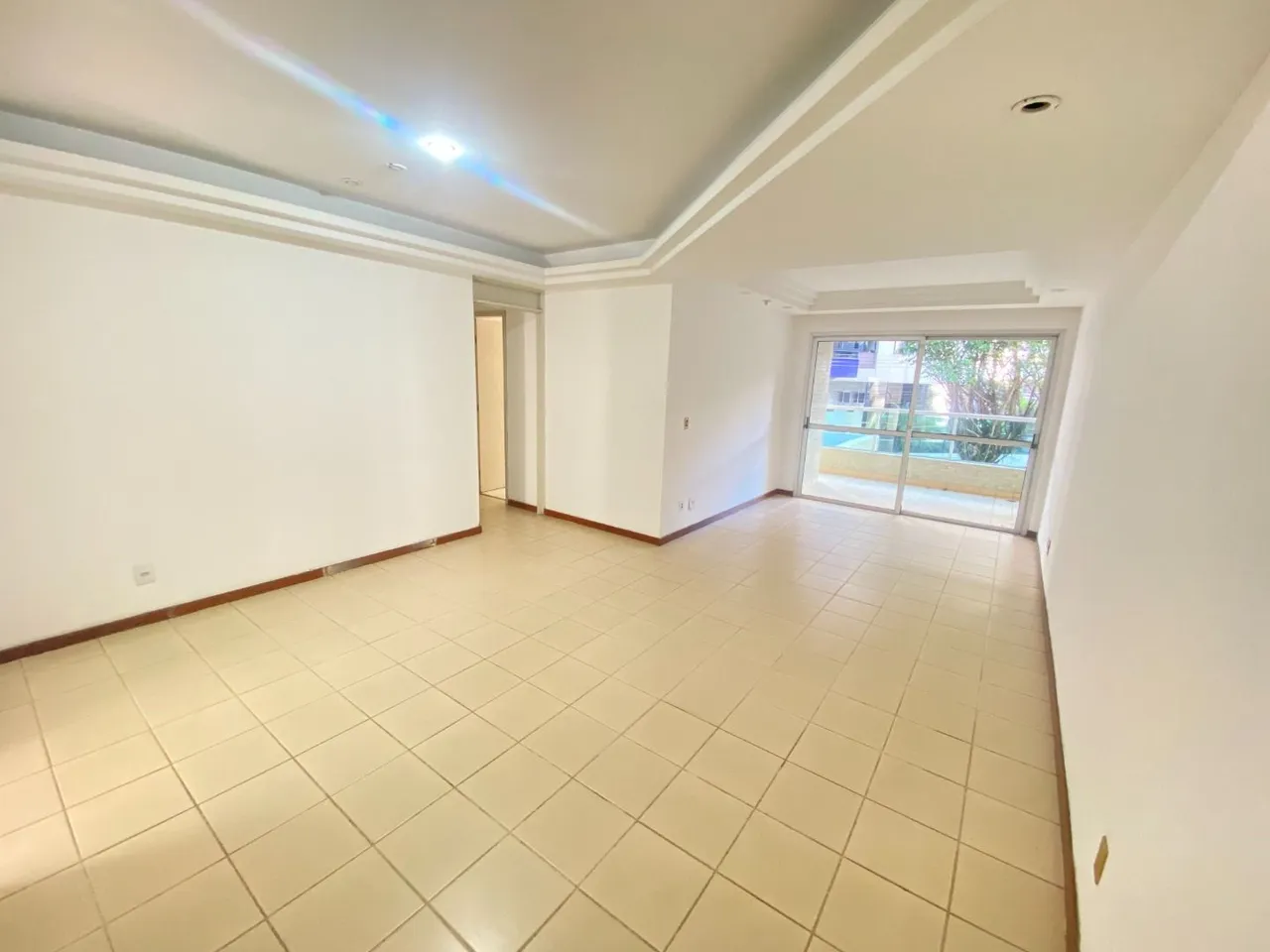 Imóvel para aluguel possui 150 metros quadrados com 3 quartos em Praia da Costa - Vila Vel