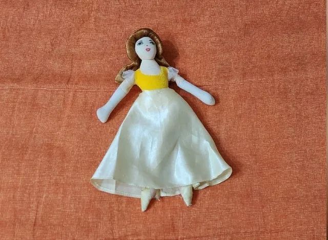 Boneca de pano vintage Princesa Bela 2006 