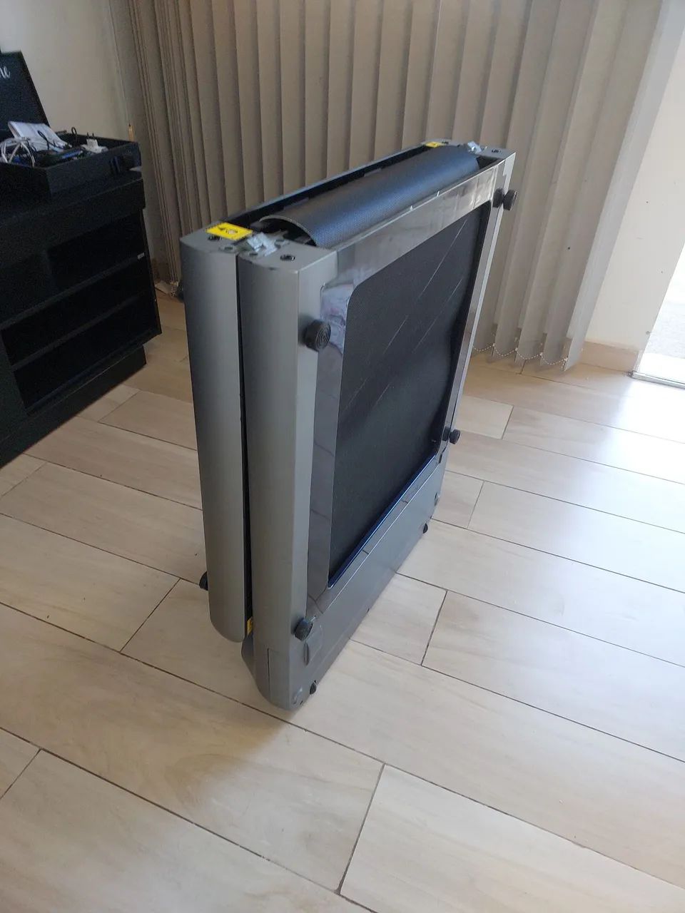 Esteira Elétrica Dobrável !muito compacta de 3.900 por 1990,00 - Foto 4