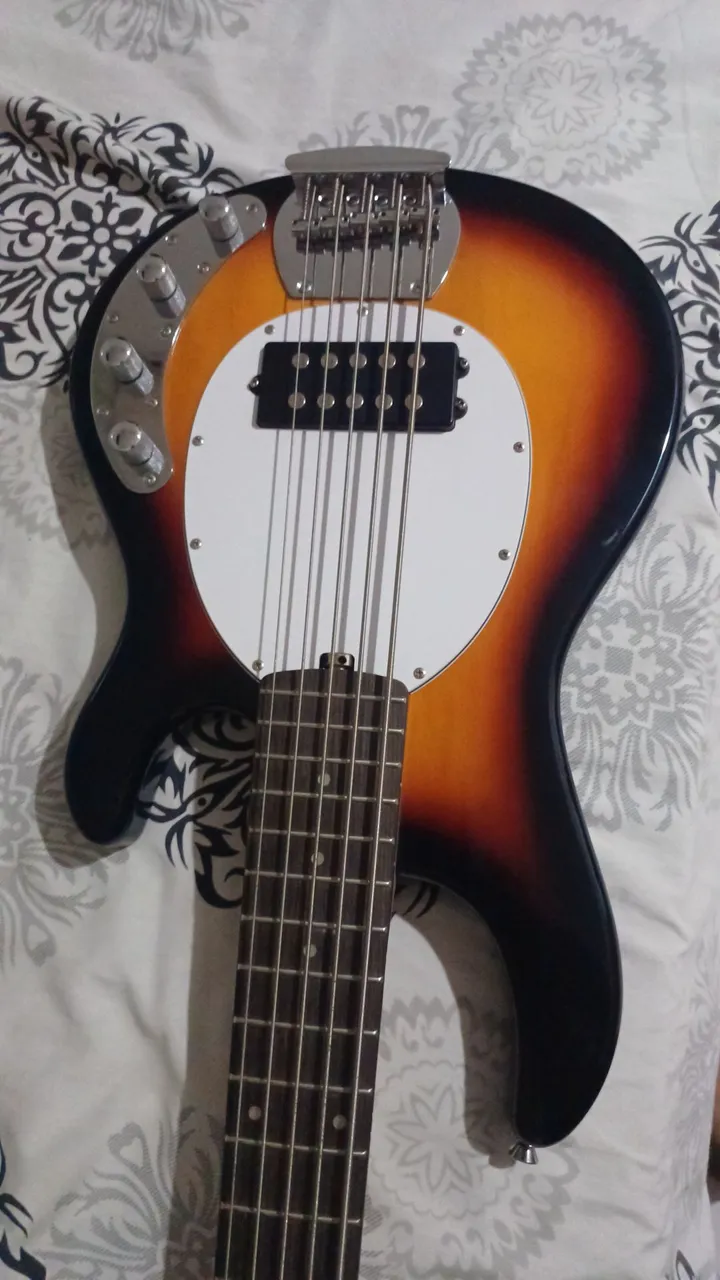 Baixo Tagima tbm5 ativo Sunburst