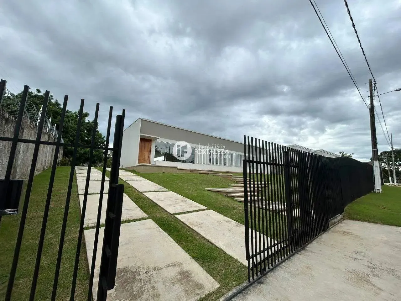 casa à venda CHACARA IPE, Frente LAGO 236m², área total 1300, 3 quartos em Chácara Ipê