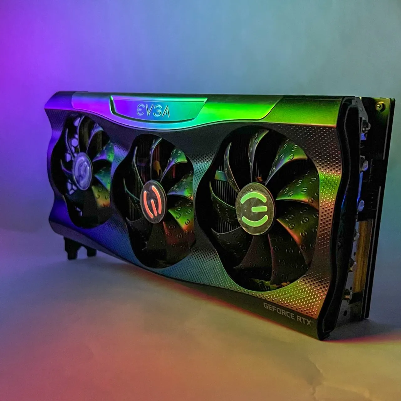 Placa de Vídeo EVGA GeForce RTX 3080Ti - Desempenho Incrível!