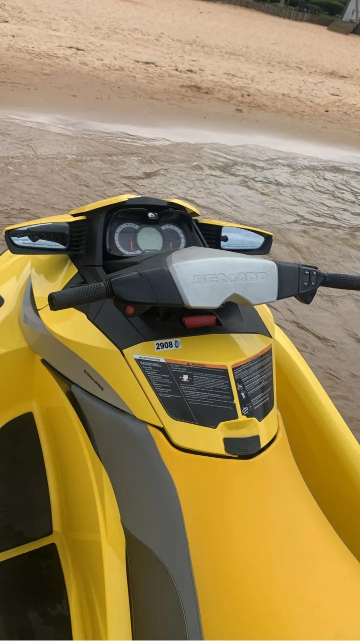 Jet Ski Sea Doo RXT 215 com Ré - À VISTA 50 MIL LEVA - 3 lugares + Carretinha + 3 coletes - Foto 4