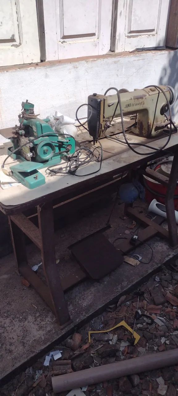 Máquina de Costura Industrial JUKI