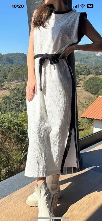 Vestido SEMPLICE branco com detalhe preto