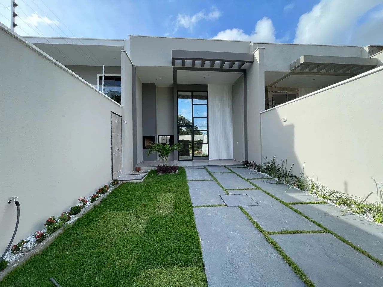 OTIMA CASA PLANA/LAGOA REDONDA