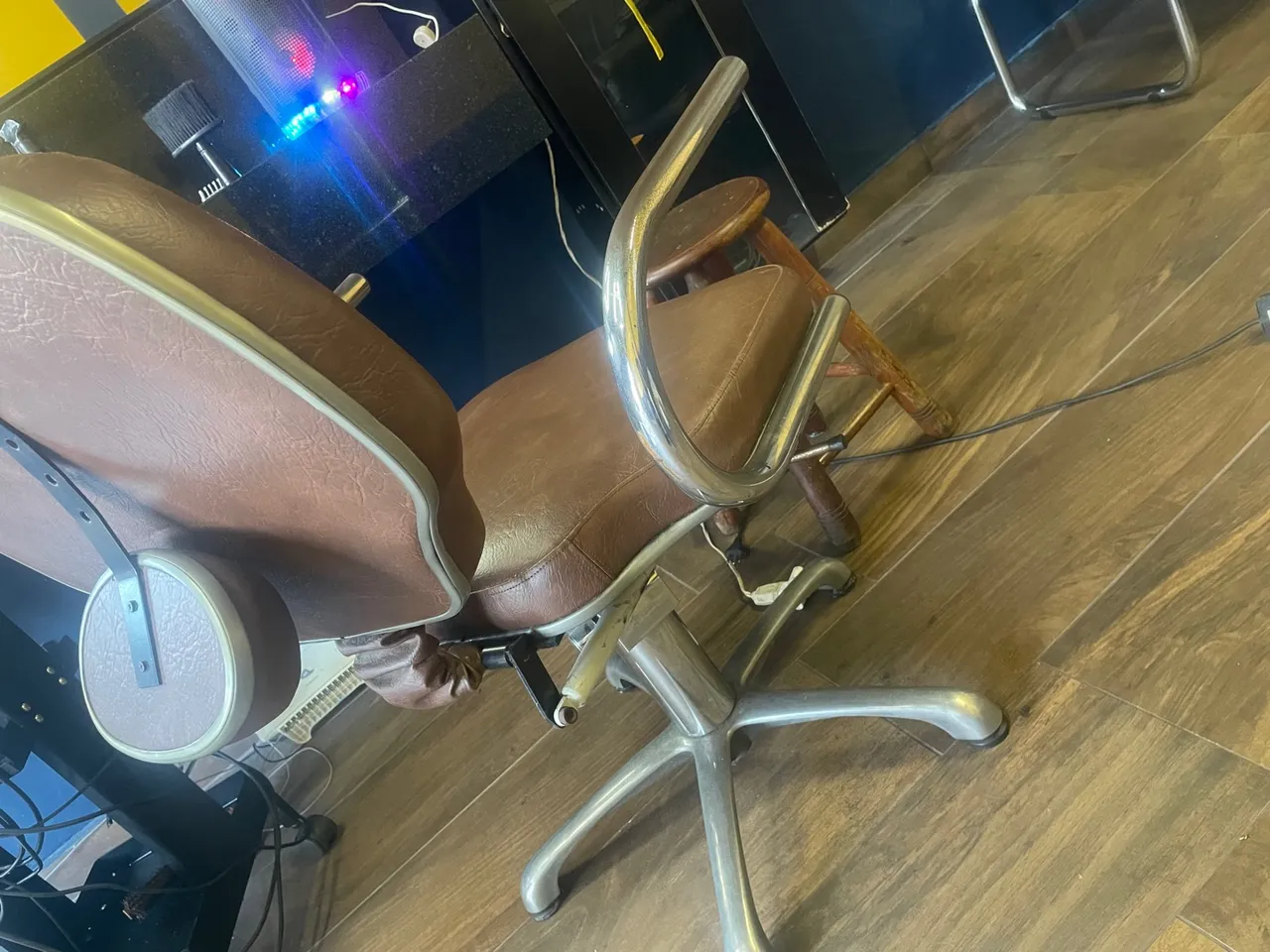 Cadeira profissional de salão ou barbearia