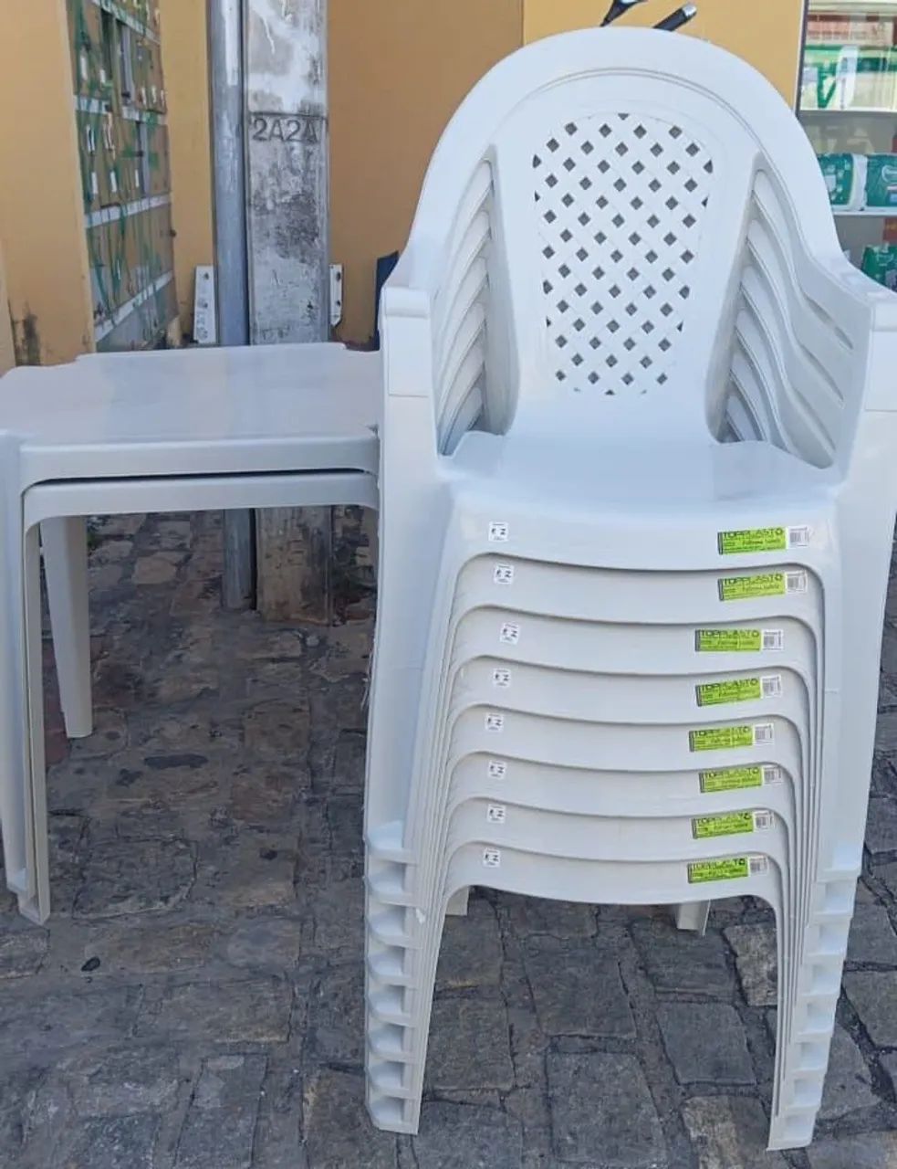 Conjunto de mesa e cadeiras de plástico com braço topplast  - Foto 2