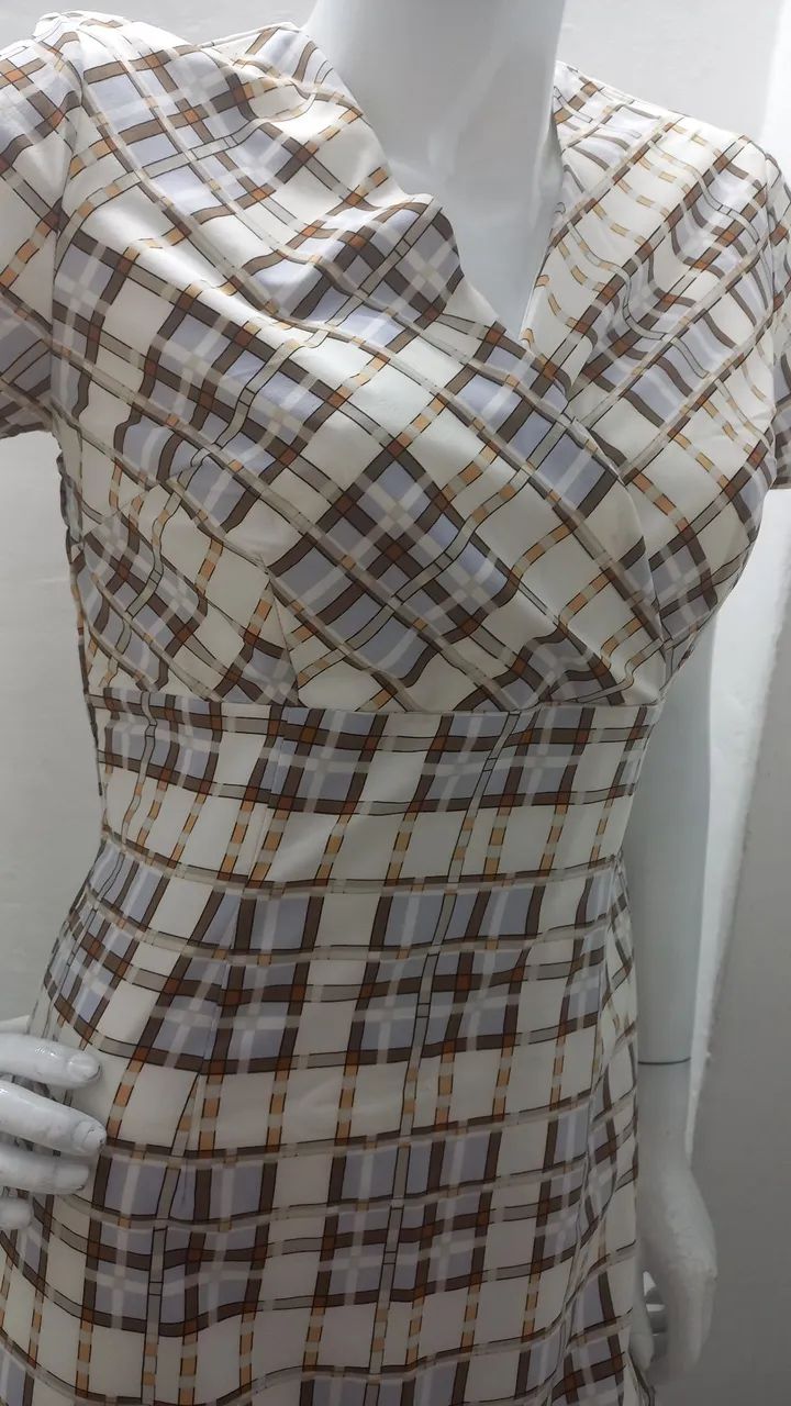 Vestido  xadrez  tamanho m decote v - Foto 2