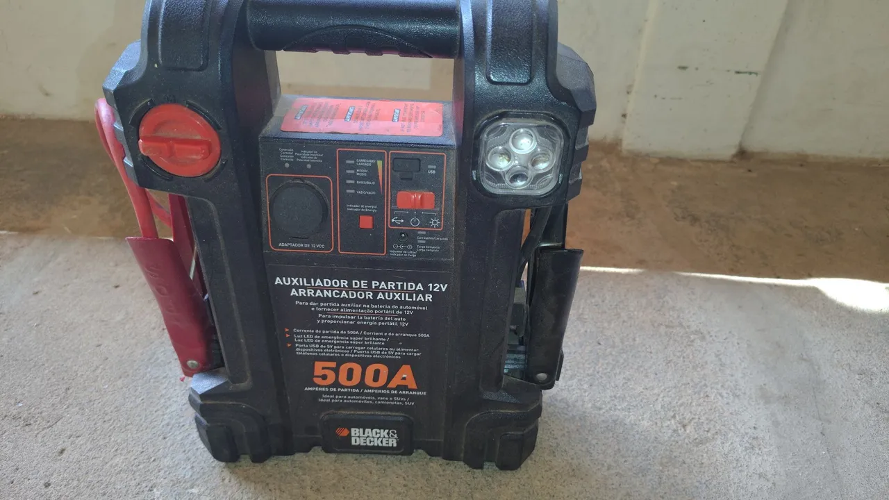Carregador/Arrancador de Bateria Black & Decker 500A