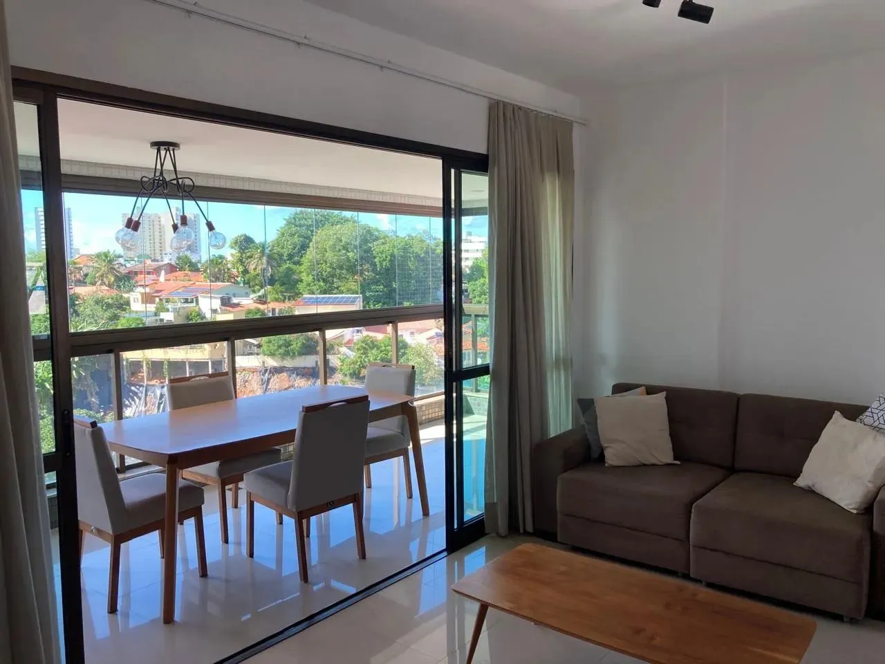 ALUGO LINDO QUARTO E SALA MOBILIADO NO HORTO FLORESTAL