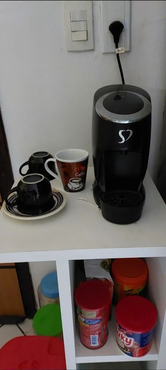 Vendo Cafeteira Dolce Gusto Tres - Foto 2