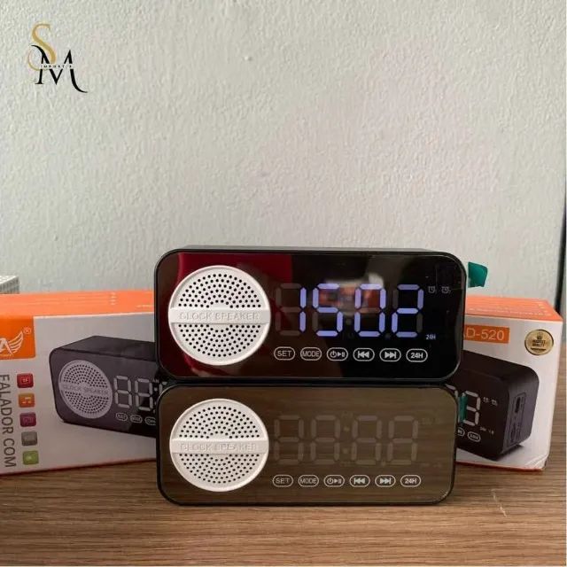 Rádio retrô com relógio de exibição de hora e via bluetooth