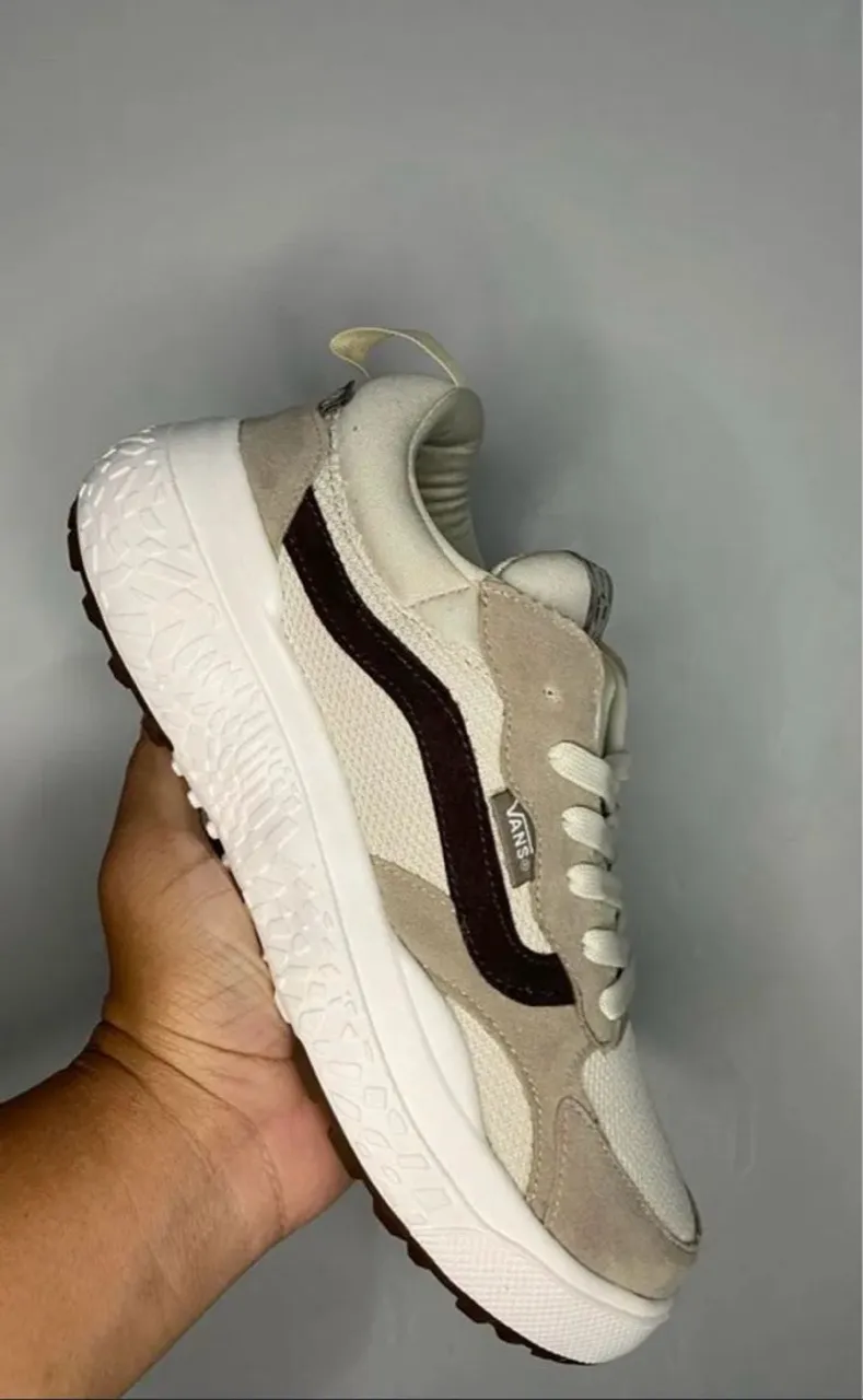 Tênis Vans Ultrarange EXO Bege e Marrom