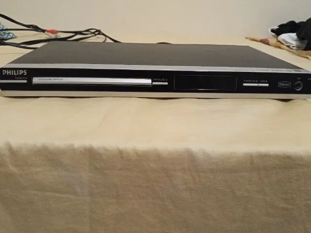 Aparelho DVD Philips com coleção de filmes seletos - Foto 2