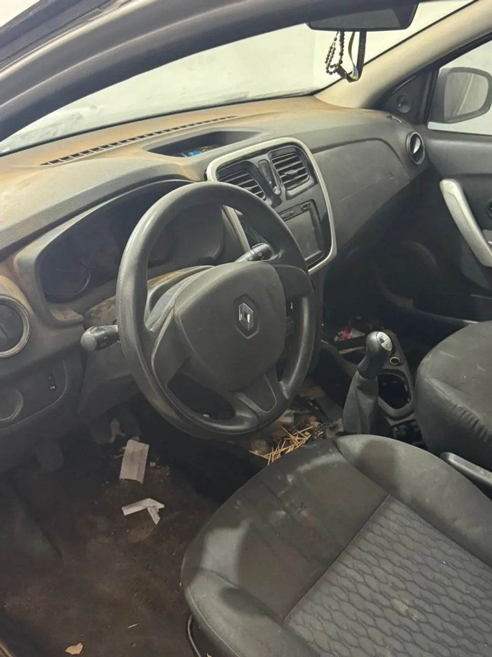 Sucata Renault Sandero 3 cilindros para retirada de peças  - Foto 5